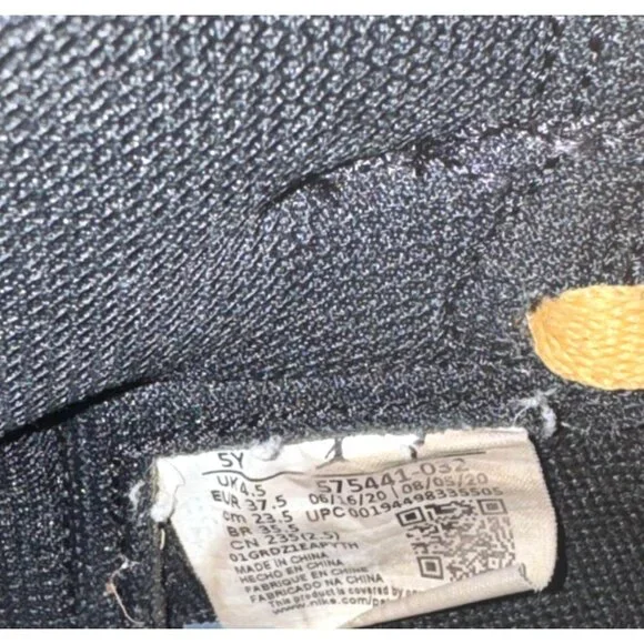 Nike Air Jordan 1 Mid Black & Gold Sneakers Size 5Y Pre-Owned - Picture 5 of 7